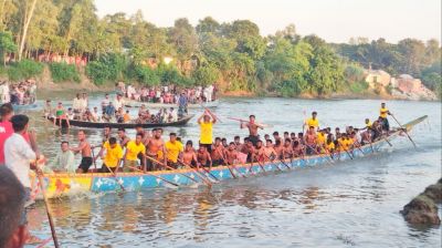 বাঙালি নদীতে নৌকা বাইচ, দুই পাড়ে উৎসবের আমেজ