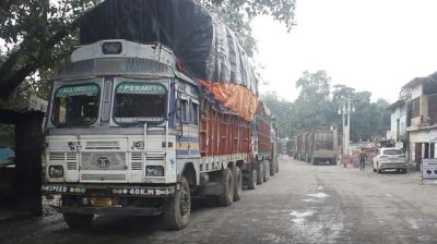 সোনামসজিদ স্থলবন্দরে অধিকাংশ পণ্য আমদানি বন্ধ