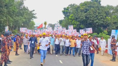 প্রধানমন্ত্রীর আগমন ঘিরে কিশোরগঞ্জে নেতাকর্মীদের ঢল