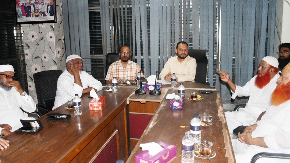 নিতাইগঞ্জে ঘাটের টোল বৃদ্ধি নিয়ে আটা-ময়দা মিল মালিকদের অসন্তোষ