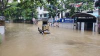 টানা বৃষ্টিতে চট্টগ্রাম নগরীতে জলাবদ্ধতা, বেড়েছে জনভোগান্তি