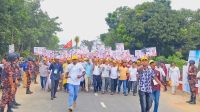 প্রধানমন্ত্রীর আগমন ঘিরে কিশোরগঞ্জে নেতাকর্মীদের ঢল