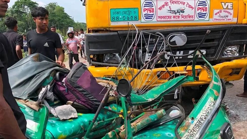 সিলেটে ট্যাংকলরি-অটোরিকশা সংঘর্ষে একই পরিবারের তিনজনসহ নিহত ৪
