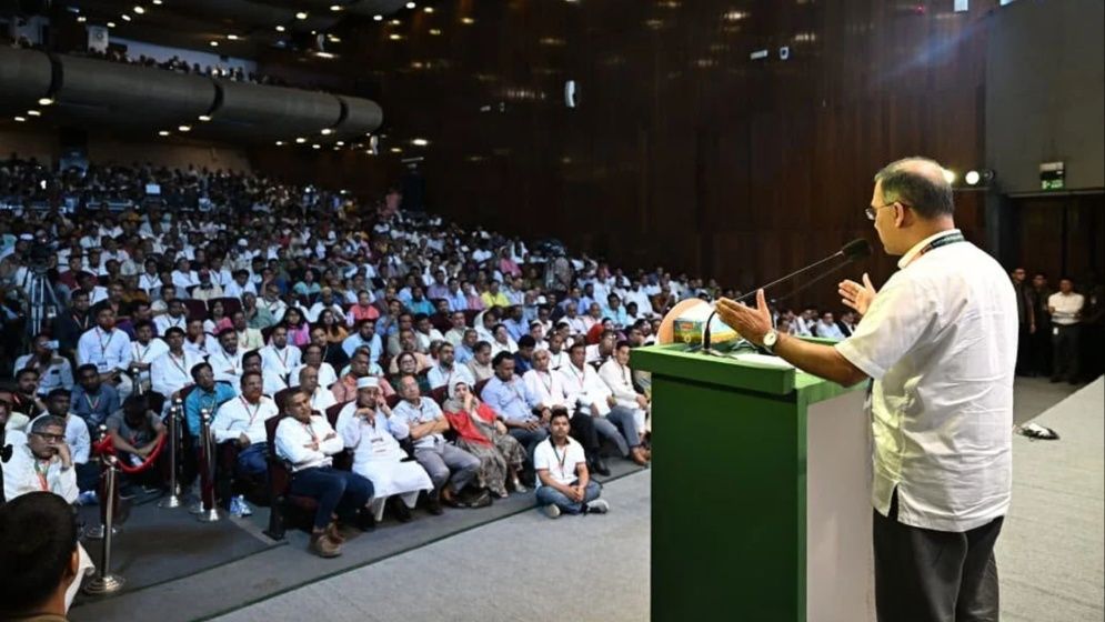কিছু রাজনৈতিক দল বিভ্রান্তির মাধ্যমে অরাজকতা সৃষ্টির পাঁয়তারা করছে: প্রধানমন্ত্রী