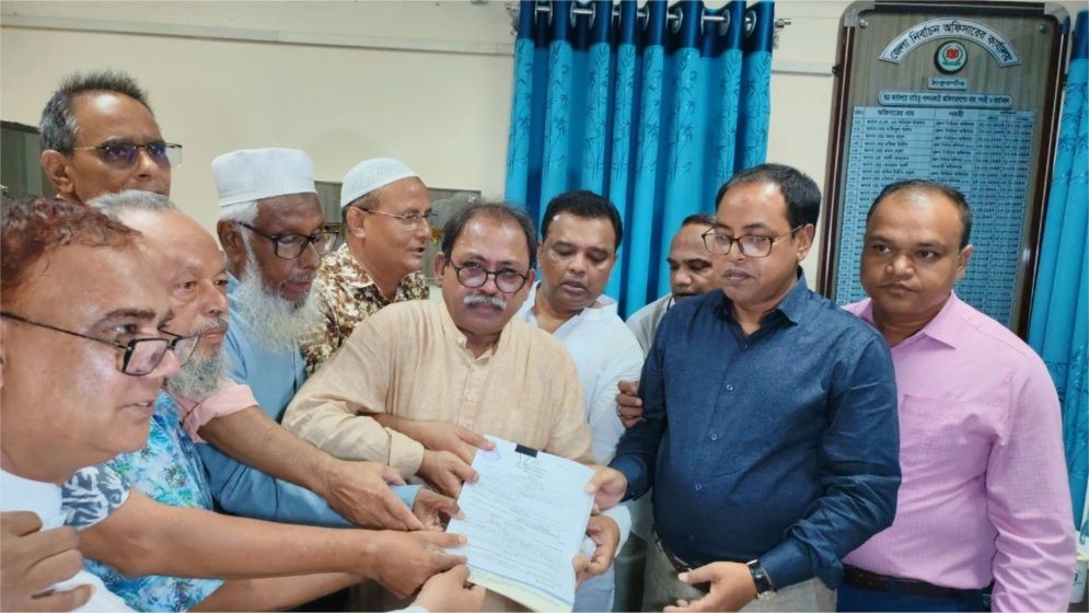 ঠাকুরগাঁও-১ উপনির্বাচনে মনোনয়ন জমা দিলেন মির্জা ফয়সল আমিন