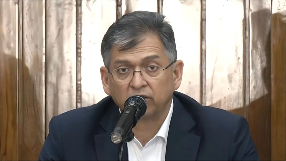 আলোচনা করে সংবিধানে ‘ইনক্লুসিভ’ সংশোধনী আনতে চাই: স্বরাষ্ট্রমন্ত্রী
