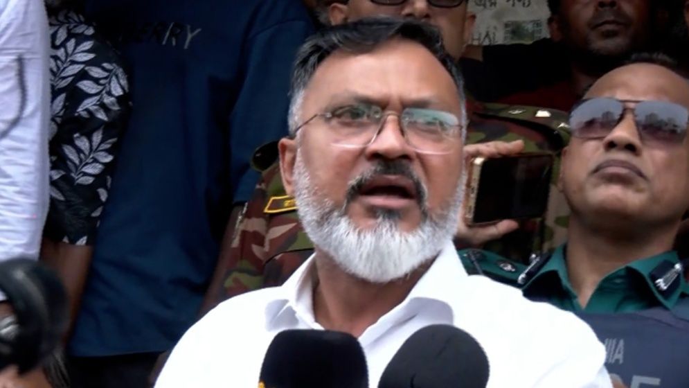 মিরপুরে ফুটপাত উচ্ছেদ অভিযান চলমান থাকবে, ফ্যাসিবাদের দোসররা হামলা করছে: ডিএনসিসি প্রশাসক