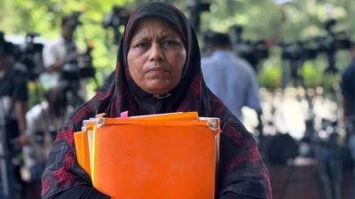 মবের শিকার প্রধান শিক্ষিকাকে দায়িত্বে ফেরালেন হাইকোর্ট