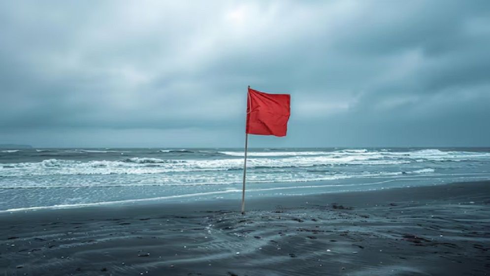 চার সমুদ্র বন্দরে ৩ নম্বর সতর্কসংকেত