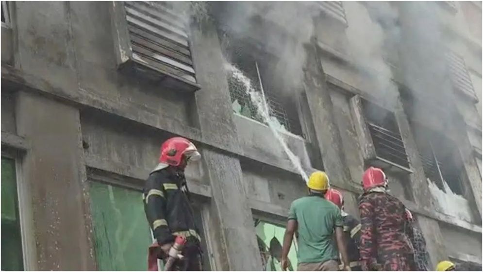 গাজীপুরে মেট্রিক্স গার্মেন্টসের আগুন নিয়ন্ত্রণে