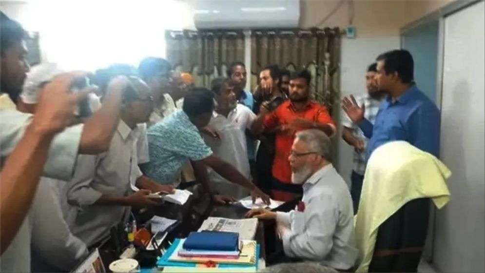 রামেবির ভিসিকে জোর করে পদত্যাগপত্রে স্বাক্ষর করানোর অভিযোগ