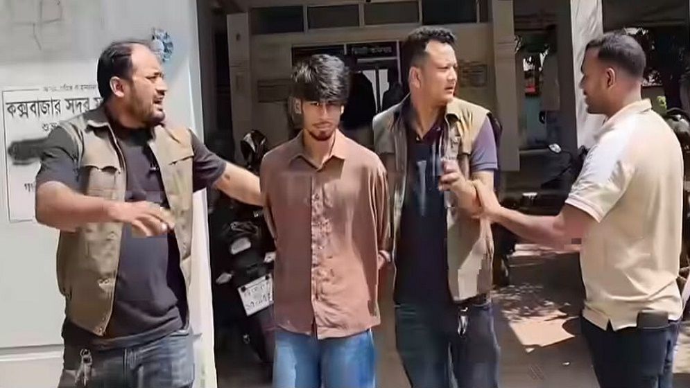 তাজমিন হত্যাকাণ্ড: কক্সবাজারের আটক রাজুকে কুমিল্লা পুলিশে হস্তান্তর