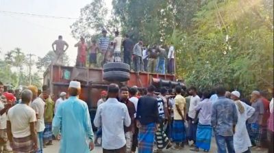 কুড়িগ্রামে অটোরিকশা-ট্রাকের সংঘর্ষ, নিহত ৫