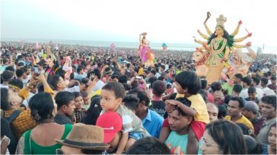 কক্সবাজার সৈকতে জনস্রোত, দেড় শতাধিক প্রতিমার বিসর্জন