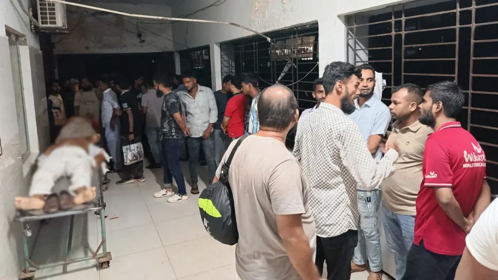 পাবনায় শ্রমিক লীগ ও শ্রমিক দলের দুই নেতাকে গুলি করে হত্যা