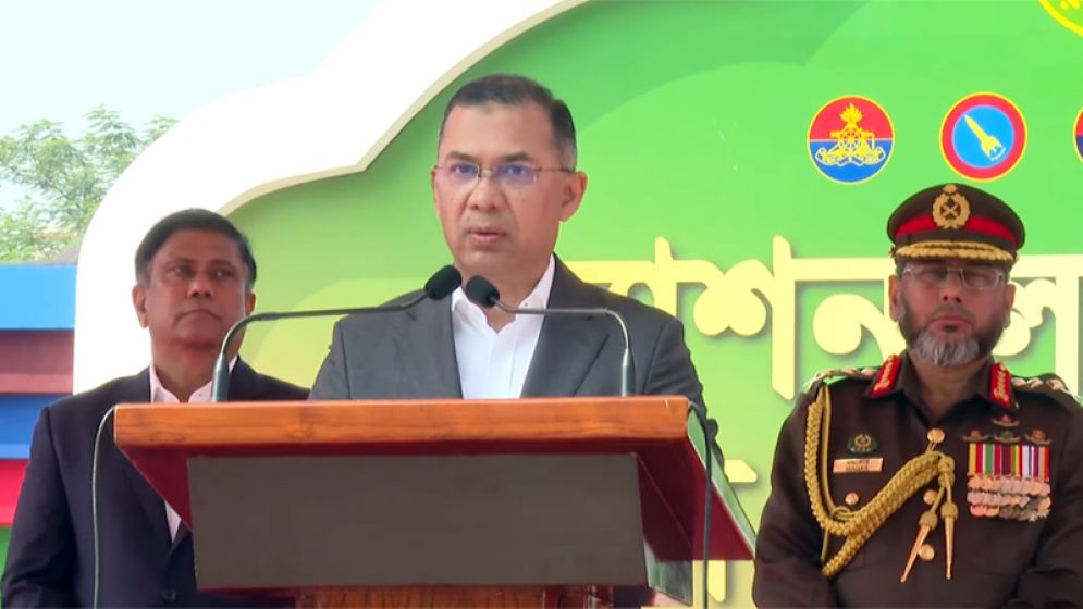 জাতীয় পতাকার মান রক্ষা করা সব সৈনিকের পবিত্র দায়িত্ব : প্রধানমন্ত্রী